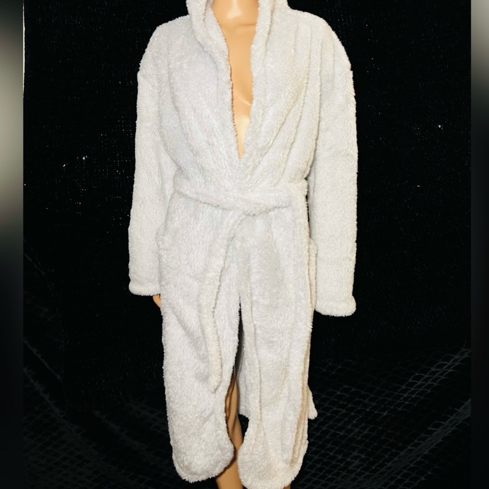 Robe Super Soft NWOT
